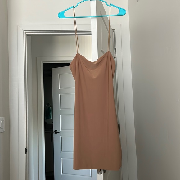 Dresses & Skirts - Tan Bodycon Mini Dress Size Medium